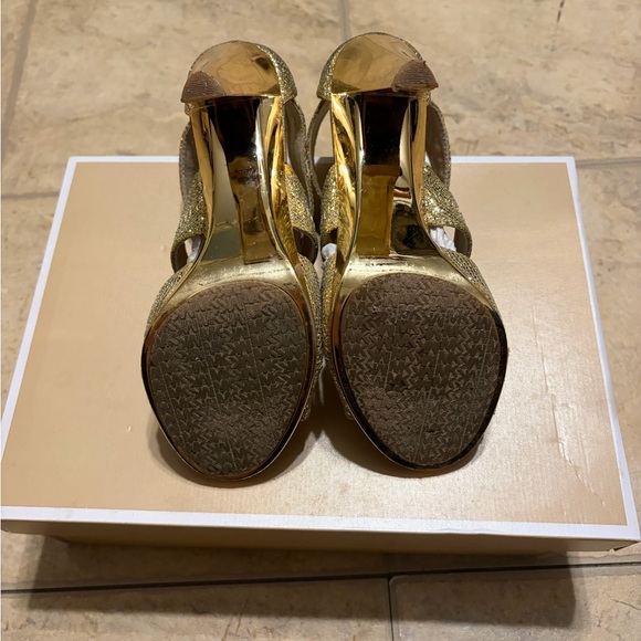 Michael Kors Gold Glitter Womens Strappy High-Heel - Picture 3 of 3